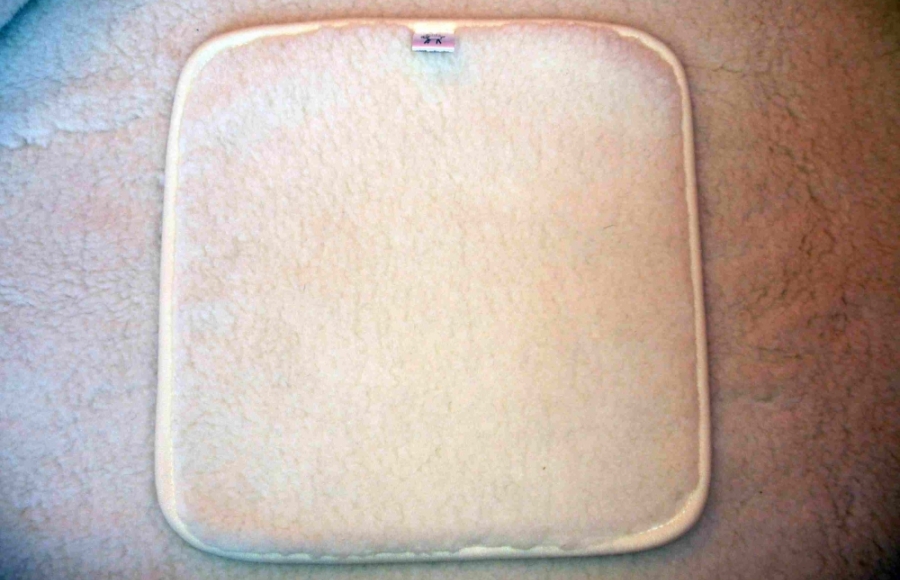 Foto Dvojvrstvová zateplená podložka, sedák na stoličku
