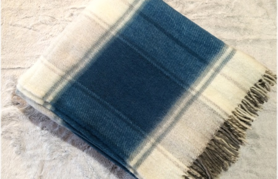 Foto Deka vlnená tkaná so strapcami / jednovrst. modro- šedo- prírodná biela