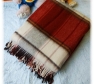 Foto Deka vlnená tkaná so strapcami / jednovrst. červená- hnedá-prírodná
